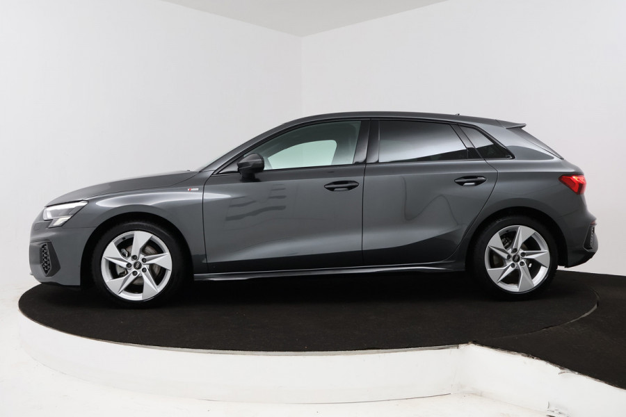 Audi A3 Sportback 30 TFSI S edition (DIGITALE COCKPIT, CRUISE CONTROL ADAPTIEF, NAVIGATIE, PARKEERSENSOREN)