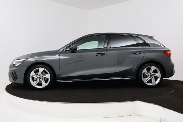 Audi A3 Sportback 30 TFSI S edition (DIGITALE COCKPIT, CRUISE CONTROL ADAPTIEF, NAVIGATIE, PARKEERSENSOREN)