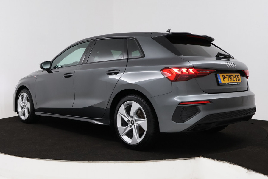 Audi A3 Sportback 30 TFSI S edition (DIGITALE COCKPIT, CRUISE CONTROL ADAPTIEF, NAVIGATIE, PARKEERSENSOREN)