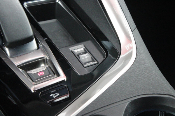 Peugeot 3008 1.6 HYbrid4 300PK GT PACK BUSINESS | CAMERA VOOR + ACHTER | APPLE CARPLAY/ANDROID AUTO | ELEKTRISCH BEDIENBARE ACHTERKLEP | ADAPTIVE CRUISE CONTROL | 18" LICHTMETALEN VELGEN | FULL LED KOPLAMPEN | DODEHOEK BEWAKING | CLIMATE CONTROL | NAVIGATIE | DAB+ RADIO | KEYLESS ENTRY/START |