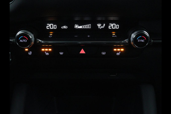 Mazda 3 2.0 e-SkyActiv-X M Hybrid 180 Luxury | Leder | Head-Up | Stoelverwarming | Trekhaak | Bose Sound | Camera | Carplay | Memory | Adaptive cruise | Navigatie | Full LED | Stuurverwarming | Keyless