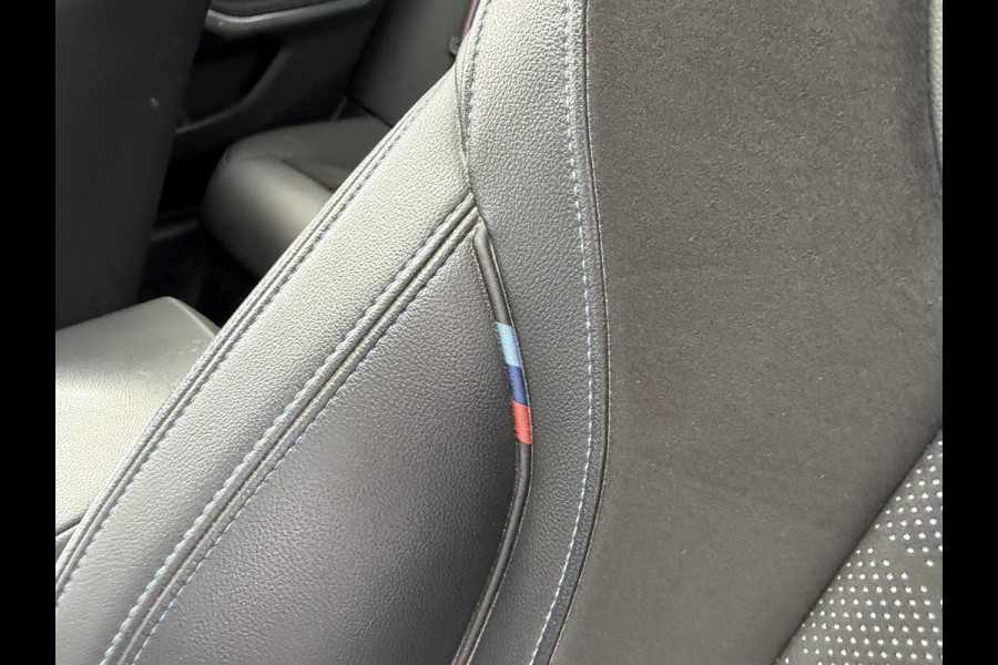 BMW 3 Serie Touring 320i High Executive M-Sport | Panoramadak | Camera | Head-Up Display | DAB | Stoelverwarming | Elektrische Achterklep |