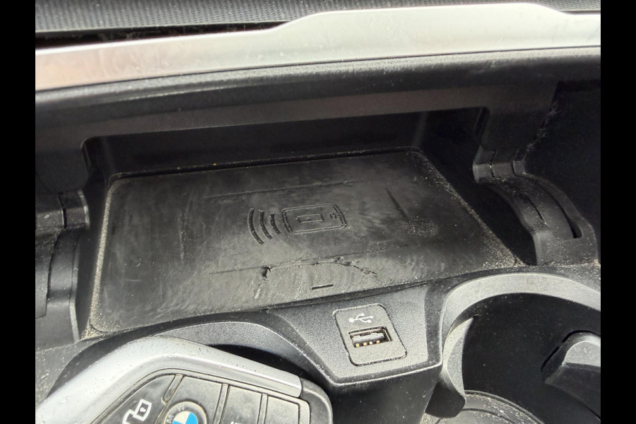 BMW 3 Serie Touring 320i High Executive M-Sport | Panoramadak | Camera | Head-Up Display | DAB | Stoelverwarming | Elektrische Achterklep |