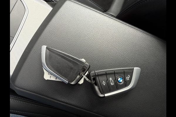 BMW 3 Serie Touring 320i High Executive M-Sport | Panoramadak | Camera | Head-Up Display | DAB | Stoelverwarming | Elektrische Achterklep |