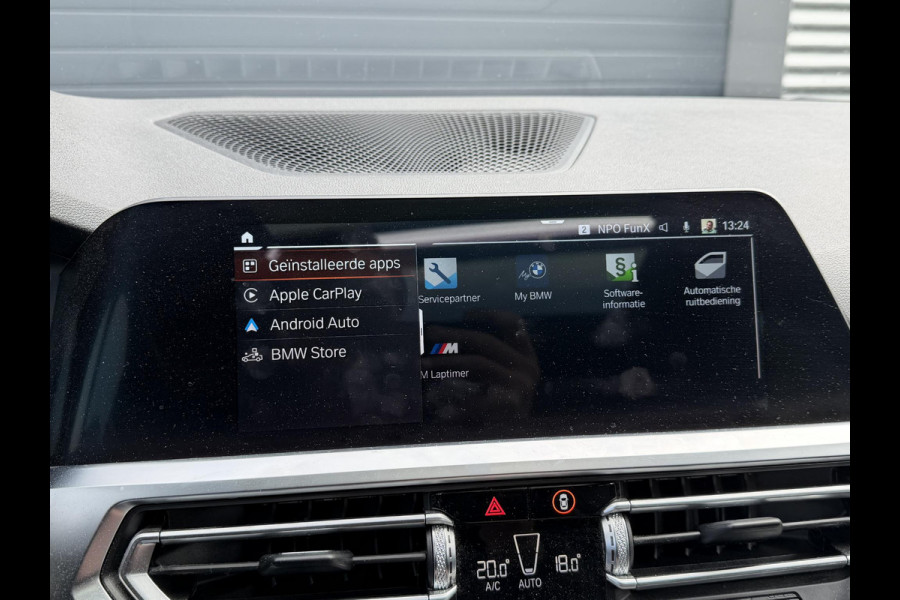 BMW 3 Serie Touring 320i High Executive M-Sport | Panoramadak | Camera | Head-Up Display | DAB | Stoelverwarming | Elektrische Achterklep |