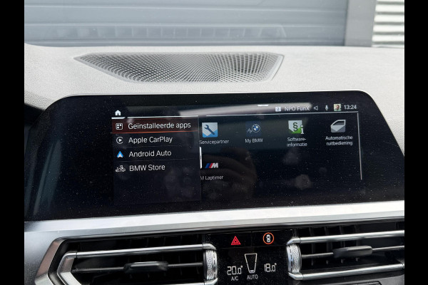 BMW 3 Serie Touring 320i High Executive M-Sport | Panoramadak | Camera | Head-Up Display | DAB | Stoelverwarming | Elektrische Achterklep |
