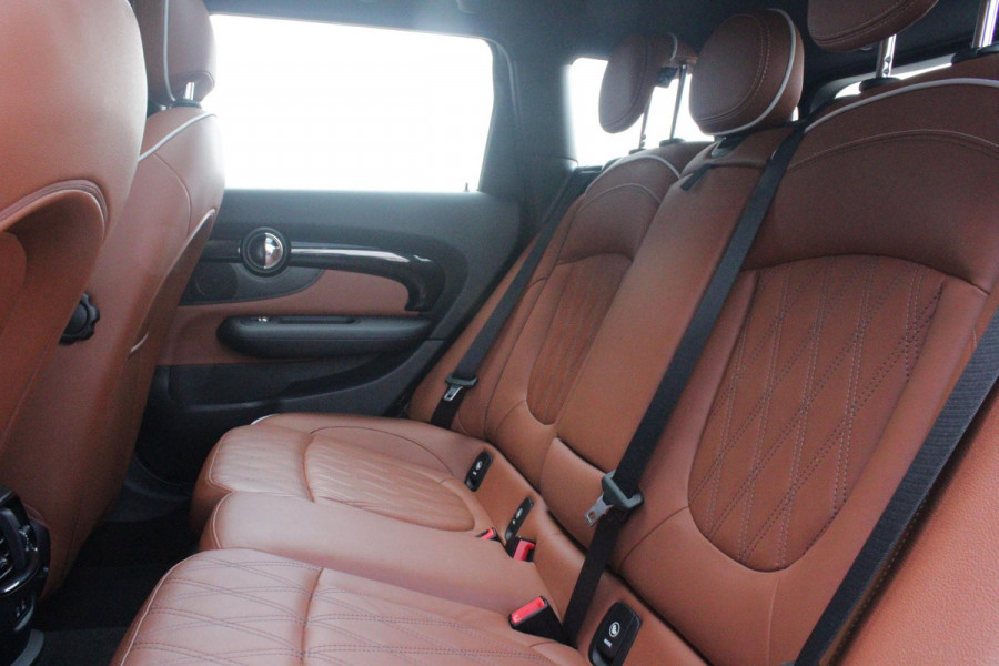 MINI Clubman 1.5 136PK AUTOMAAT COOPER RICHMOND PARK EDITION | PANORAMISCH SCHUIF/KANTEL DAK | FULL LEDEREN BEKLEDING "CHESTER MALT BROWN" | ACHTERUITRIJ CAMERA | PARKEERSENSOREN ACHTER | FULL LED KOPLAMPEN | DRAADLOZE APPLE CARPLAY/ANDROID AUTO | NAVIGATIE | STOEL/STUUR VERWARMING | 18" LICHTMETALEN VELGEN "BLACK STAR SPOKE" | "UNION JACK" ACHTERLICHTEN | COMFORT ACCESS TOEGANG |