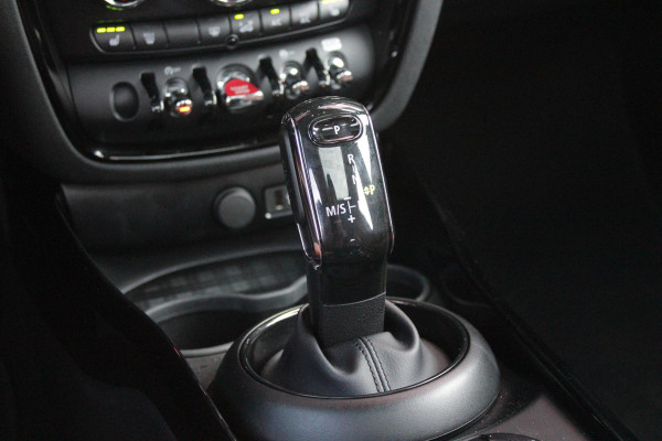 MINI Clubman 1.5 136PK AUTOMAAT COOPER RICHMOND PARK EDITION | PANORAMISCH SCHUIF/KANTEL DAK | FULL LEDEREN BEKLEDING "CHESTER MALT BROWN" | ACHTERUITRIJ CAMERA | PARKEERSENSOREN ACHTER | FULL LED KOPLAMPEN | DRAADLOZE APPLE CARPLAY/ANDROID AUTO | NAVIGATIE | STOEL/STUUR VERWARMING | 18" LICHTMETALEN VELGEN "BLACK STAR SPOKE" | "UNION JACK" ACHTERLICHTEN | COMFORT ACCESS TOEGANG |