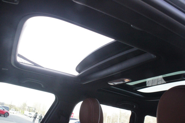 MINI Clubman 1.5 136PK AUTOMAAT COOPER RICHMOND PARK EDITION | PANORAMISCH SCHUIF/KANTEL DAK | FULL LEDEREN BEKLEDING "CHESTER MALT BROWN" | ACHTERUITRIJ CAMERA | PARKEERSENSOREN ACHTER | FULL LED KOPLAMPEN | DRAADLOZE APPLE CARPLAY/ANDROID AUTO | NAVIGATIE | STOEL/STUUR VERWARMING | 18" LICHTMETALEN VELGEN "BLACK STAR SPOKE" | "UNION JACK" ACHTERLICHTEN | COMFORT ACCESS TOEGANG |