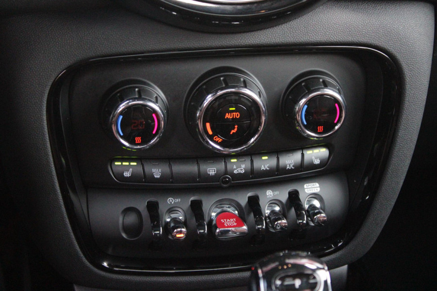 MINI Clubman 1.5 136PK AUTOMAAT COOPER RICHMOND PARK EDITION | PANORAMISCH SCHUIF/KANTEL DAK | FULL LEDEREN BEKLEDING "CHESTER MALT BROWN" | ACHTERUITRIJ CAMERA | PARKEERSENSOREN ACHTER | FULL LED KOPLAMPEN | DRAADLOZE APPLE CARPLAY/ANDROID AUTO | NAVIGATIE | STOEL/STUUR VERWARMING | 18" LICHTMETALEN VELGEN "BLACK STAR SPOKE" | "UNION JACK" ACHTERLICHTEN | COMFORT ACCESS TOEGANG |