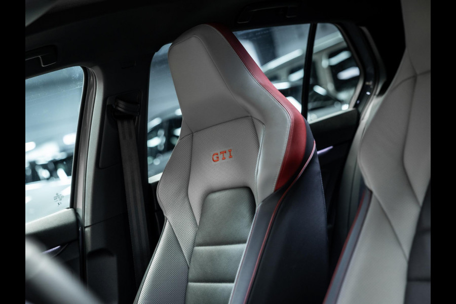 Volkswagen Golf 2.0 TSI GTI Clubsport | Akrapovic | Head-Up | Stuurverwarming | Pano |