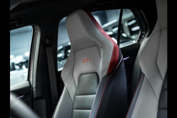 Volkswagen Golf 2.0 TSI GTI Clubsport | Akrapovic | Head-Up | Stuurverwarming | Pano |