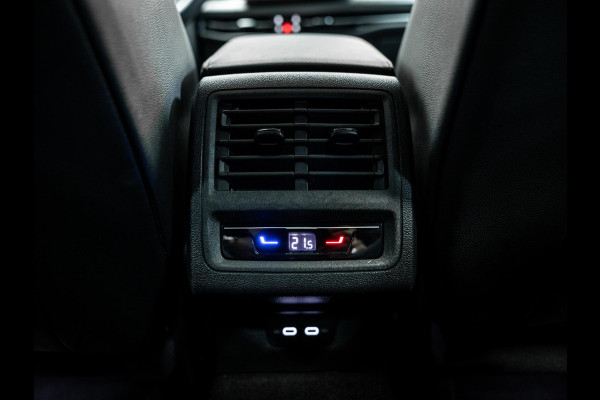 Volkswagen Golf 2.0 TSI GTI Clubsport | Akrapovic | Head-Up | Stuurverwarming | Pano |