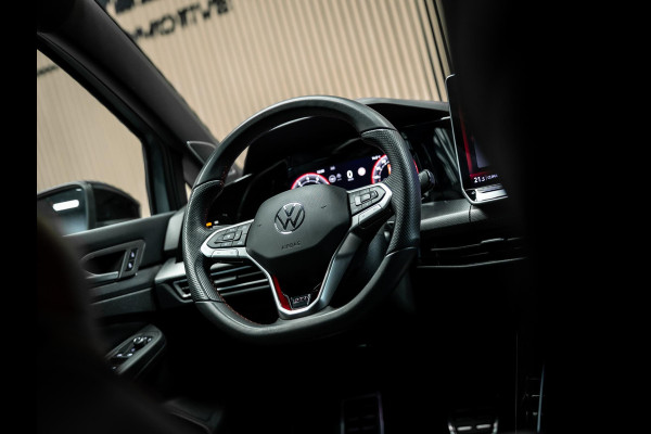 Volkswagen Golf 2.0 TSI GTI Clubsport | Akrapovic | Head-Up | Stuurverwarming | Pano |