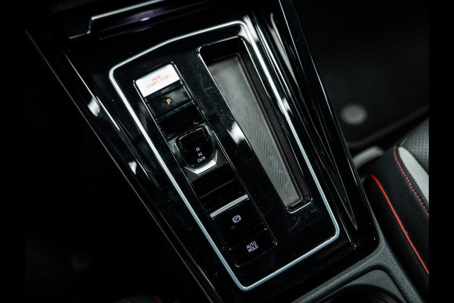 Volkswagen Golf 2.0 TSI GTI Clubsport | Akrapovic | Head-Up | Stuurverwarming | Pano |