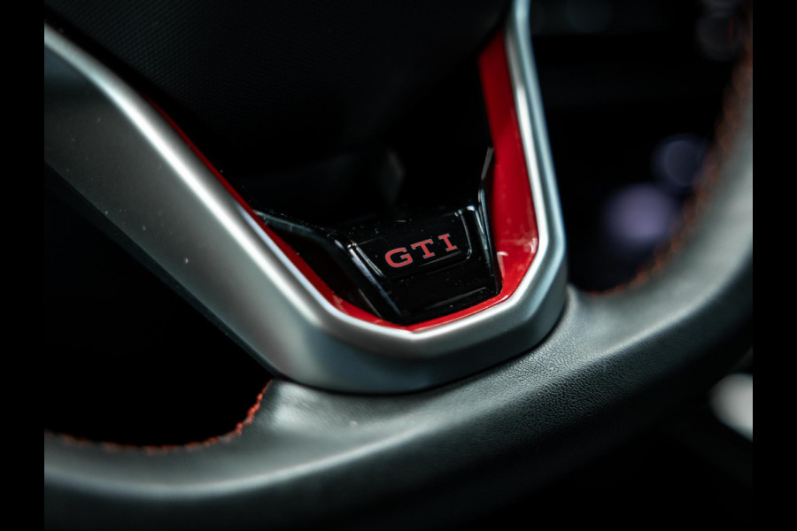 Volkswagen Golf 2.0 TSI GTI Clubsport | Akrapovic | Head-Up | Stuurverwarming | Pano |