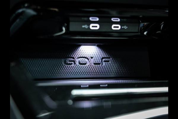 Volkswagen Golf 2.0 TSI GTI Clubsport | Akrapovic | Head-Up | Stuurverwarming | Pano |