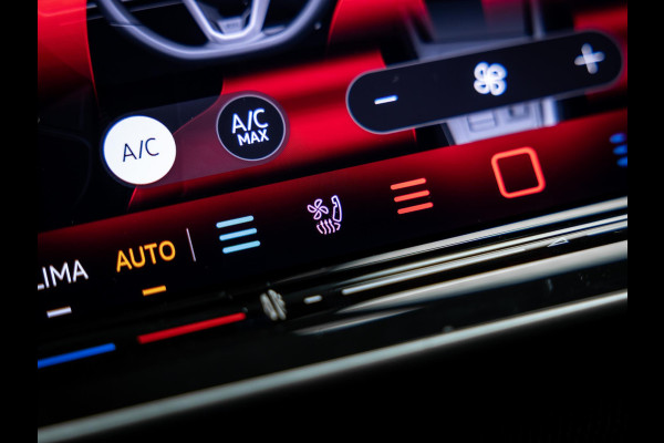 Volkswagen Golf 2.0 TSI GTI Clubsport | Akrapovic | Head-Up | Stuurverwarming | Pano |