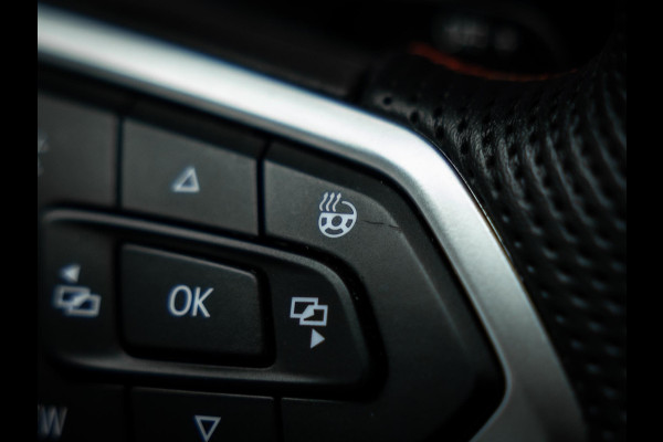 Volkswagen Golf 2.0 TSI GTI Clubsport | Akrapovic | Head-Up | Stuurverwarming | Pano |