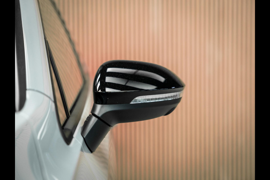 Volkswagen Golf 2.0 TSI GTI Clubsport | Akrapovic | Head-Up | Stuurverwarming | Pano |