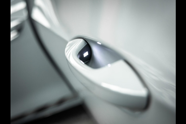 Volkswagen Golf 2.0 TSI GTI Clubsport | Akrapovic | Head-Up | Stuurverwarming | Pano |