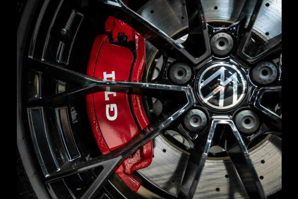 Volkswagen Golf 2.0 TSI GTI Clubsport | Akrapovic | Head-Up | Stuurverwarming | Pano |