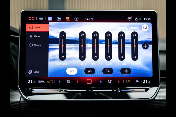 Volkswagen Golf 2.0 TSI GTI Clubsport | Akrapovic | Head-Up | Stuurverwarming | Pano |