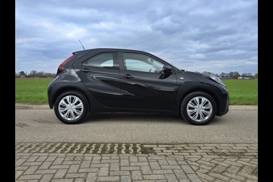 Toyota Aygo X 1.0 VVT-i MT Play - 74 Pk - Euro 6 - ParkeerCamera