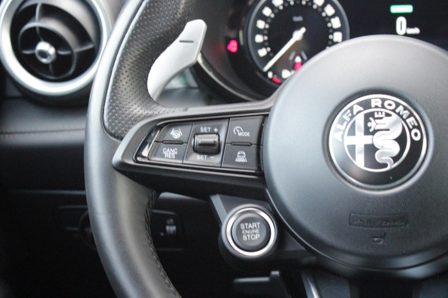 Alfa Romeo Tonale 1.5T Hybrid 160PK VELOCE | AFNEEMBARE TREKHAAK | PREMIUM PACK: LEDEREN BEKLEDING/GEVENTILEERDE VOORSTOELEN/4-VOUDIG ELEKTRISCH VERSTELBARE LENDESTEUN VOORSTOELEN/ELEKTRISCH BEDIENBARE VOORSTOELEN/GEHEUGEN OP DE BESTUUDERSSTOEL/HOOGGLANS ZWARTE RAAMOMLIJSTING/AMBIENT LIGHTING | TECHNOLOGY PACK: PARKEERWAARSCHUWING VOOR EN ACHTER/360° CAMERA/AUTOMATISCH INPARKEREN/ AUTONOMOUS DRIVING LEVEL 2: ADAPTIVE CRUISE CONTROL/LANE CENTERING ASSIST/TRAFFIC JAM ASSIST DODEHOEK DETECTIE AUTOMATISCH DIMMENDE BUITENSPIEGELS ELEKTRISCH BEDIENBARE ACHTERKLEP | WINTERPACK: STOELVERWARMING