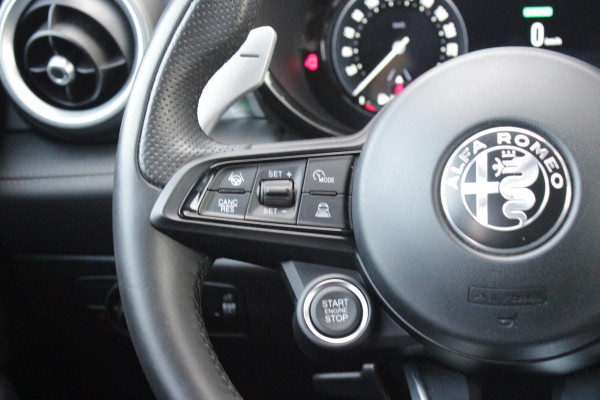 Alfa Romeo Tonale 1.5T Hybrid 160PK VELOCE | AFNEEMBARE TREKHAAK | PREMIUM PACK: LEDEREN BEKLEDING/GEVENTILEERDE VOORSTOELEN/4-VOUDIG ELEKTRISCH VERSTELBARE LENDESTEUN VOORSTOELEN/ELEKTRISCH BEDIENBARE VOORSTOELEN/GEHEUGEN OP DE BESTUUDERSSTOEL/HOOGGLANS ZWARTE RAAMOMLIJSTING/AMBIENT LIGHTING | TECHNOLOGY PACK: PARKEERWAARSCHUWING VOOR EN ACHTER/360° CAMERA/AUTOMATISCH INPARKEREN/ AUTONOMOUS DRIVING LEVEL 2: ADAPTIVE CRUISE CONTROL/LANE CENTERING ASSIST/TRAFFIC JAM ASSIST DODEHOEK DETECTIE AUTOMATISCH DIMMENDE BUITENSPIEGELS ELEKTRISCH BEDIENBARE ACHTERKLEP | WINTERPACK: STOELVERWARMING