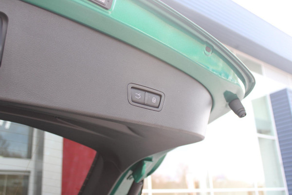 Alfa Romeo Tonale 1.5T Hybrid 160PK VELOCE | AFNEEMBARE TREKHAAK | PREMIUM PACK: LEDEREN BEKLEDING/GEVENTILEERDE VOORSTOELEN/4-VOUDIG ELEKTRISCH VERSTELBARE LENDESTEUN VOORSTOELEN/ELEKTRISCH BEDIENBARE VOORSTOELEN/GEHEUGEN OP DE BESTUUDERSSTOEL/HOOGGLANS ZWARTE RAAMOMLIJSTING/AMBIENT LIGHTING | TECHNOLOGY PACK: PARKEERWAARSCHUWING VOOR EN ACHTER/360° CAMERA/AUTOMATISCH INPARKEREN/ AUTONOMOUS DRIVING LEVEL 2: ADAPTIVE CRUISE CONTROL/LANE CENTERING ASSIST/TRAFFIC JAM ASSIST DODEHOEK DETECTIE AUTOMATISCH DIMMENDE BUITENSPIEGELS ELEKTRISCH BEDIENBARE ACHTERKLEP | WINTERPACK: STOELVERWARMING