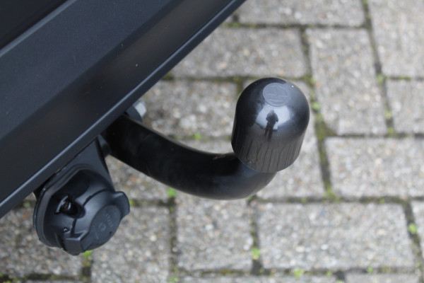 Volkswagen Taigo 1.0-96pk TSI Edition. Zeer nette en luxe hoogzitter, slechts 33.500km ! Airco, cruise cntrl adaptief, camera, pdc achter, trekhaak, LED verlichting, Apple Carplay/Android auto, bluetooth telefoonvoorb., digitaal dashboard etc.