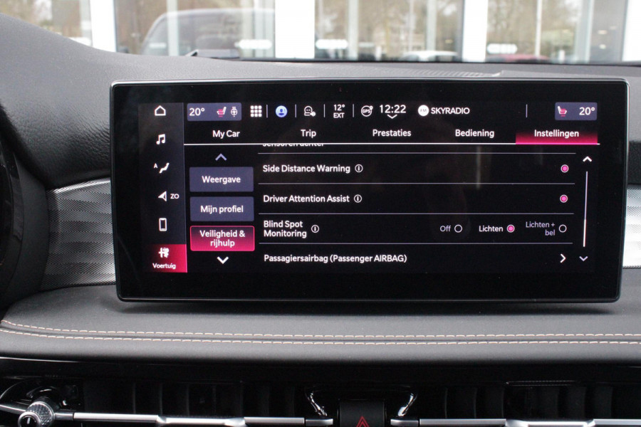 Alfa Romeo Tonale 1.5T Hybrid 160PK VELOCE | PREMIUM PACK: LEDEREN BEKLEDING/GEVENTILEERDE VOORSTOELEN/4-VOUDIG ELEKTRISCH VERSTELBARE LENDESTEUN VOORSTOELEN/HOOGGLANS ZWARTE RAAMOMLIJSTING/AMBIENT LIGHTING | TECHNOLOGY PACK: PARKEERWAARSCHUWING VOOR EN ACHTER/360° CAMERA/AUTOMATISCH INPARKEREN/ AUTONOMOUS DRIVING LEVEL 2: ADAPTIVE CRUISE CONTROL/LANE CENTERING ASSIST/TRAFFIC JAM ASSIST DODEHOEK DETECTIE AUTOMATISCH DIMMENDE BUITENSPIEGELS ELEKTRISCH BEDIENBARE ACHTERKLEP | WINTERPACK: STOELVERWARMING VOOR/STUURVERWARMING/VERWARMBARE RUITENSPROEIERS | 19" LICHTMETALEN VELGEN  | DRAADLOZ