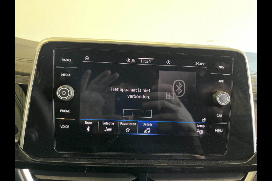 Volkswagen T-Roc 1.5 TSI 150pk DSG R-Line | Camera | Navigatie /Apple Carplay/Android Auto | Climate Control | Electrische kofferbak | Led | Dab | Adaptive Cruise Control