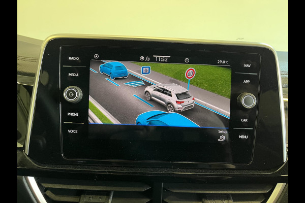 Volkswagen T-Roc 1.5 TSI 150pk DSG R-Line | Camera | Navigatie /Apple Carplay/Android Auto | Climate Control | Electrische kofferbak | Led | Dab | Adaptive Cruise Control