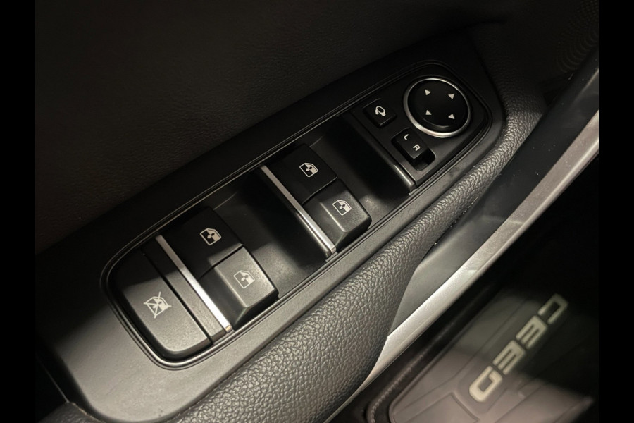 Kia Ceed Sportswagon 1.6 GDI PHEV ExecutiveLine|LEDER|PANO|AFN.TREKH|ACC|ANDROID+CARPLAY|STUUR+STOELVERW/VENT|CAMERA|1EIG|IN. BTW|