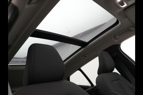 Volvo XC40 T4 Recharge Inscription PHEV 211pk Dealer O.H | Panodak | Camera | Keyless | 18"L.M | Apple Carplay | Stoelverwarming | El. Achterklep | Plug In Hybrid |