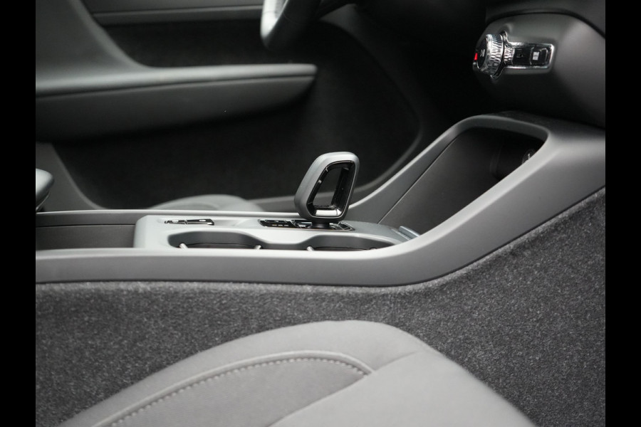 Volvo XC40 T4 Recharge Inscription PHEV 211pk Dealer O.H | Panodak | Camera | Keyless | 18"L.M | Apple Carplay | Stoelverwarming | El. Achterklep | Plug In Hybrid |