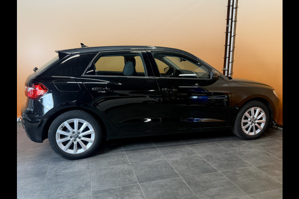 Audi A1 Sportback 25 TFSI epic lmw | stuurbediening