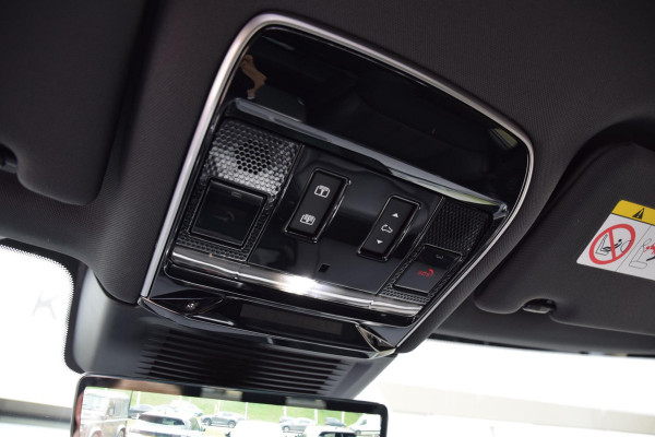 Land Rover Range Rover P460e SE PHEV