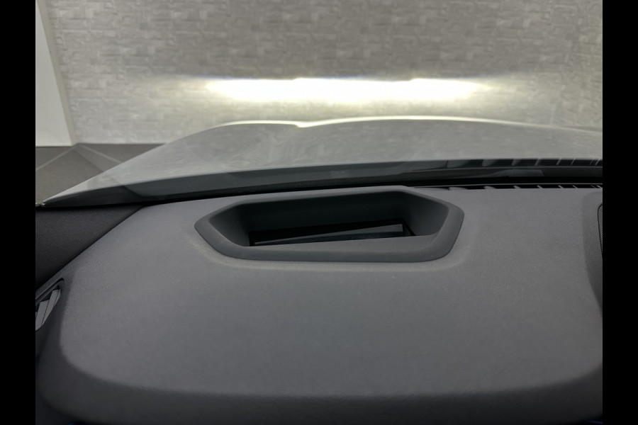 BMW 5 Serie 545e xDrive M-Sport | ACC | Head-Up | 19'' | Stuurverwarming | Sfeerverlichting | Carplay | Sportremmen | Getint Glas | Draadloos Laden | Sportstoelen | Live Cockpit Pro | LED |