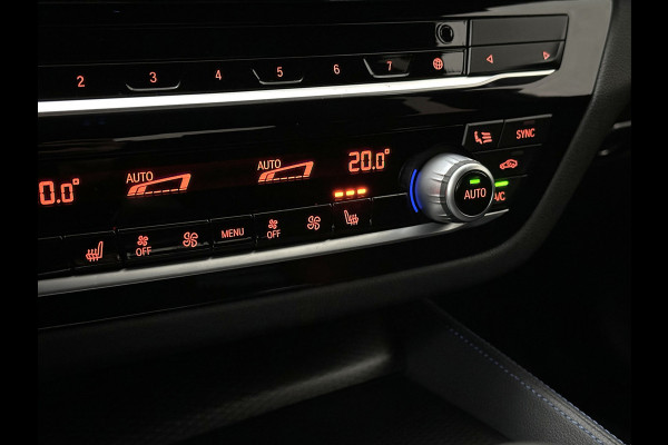 BMW 5 Serie 545e xDrive M-Sport | ACC | Head-Up | 19'' | Stuurverwarming | Sfeerverlichting | Carplay | Sportremmen | Getint Glas | Draadloos Laden | Sportstoelen | Live Cockpit Pro | LED |