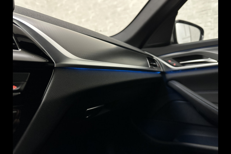 BMW 5 Serie 545e xDrive M-Sport | ACC | Head-Up | 19'' | Stuurverwarming | Sfeerverlichting | Carplay | Sportremmen | Getint Glas | Draadloos Laden | Sportstoelen | Live Cockpit Pro | LED |