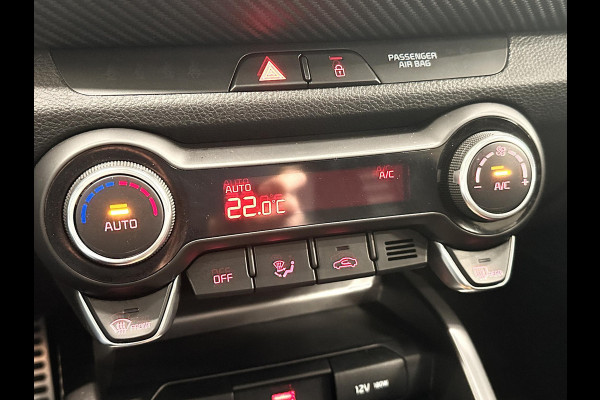Kia Stonic 1.0 T-GDi MHEV GT-Line Navigatie Apple Carplay/Android Auto Camera Parkeersensoren Cruise Control Stoel- en stuurverwarming Half leder Climate Controln Lichtmetalen velgen
