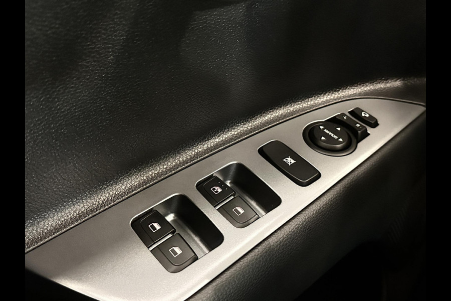 Kia Stonic 1.0 T-GDi MHEV GT-Line Navigatie Apple Carplay/Android Auto Camera Parkeersensoren Cruise Control Stoel- en stuurverwarming Half leder Climate Controln Lichtmetalen velgen