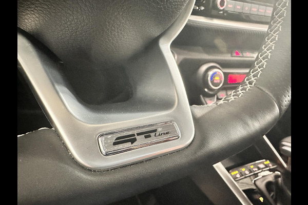 Kia Stonic 1.0 T-GDi MHEV GT-Line Navigatie Apple Carplay/Android Auto Camera Parkeersensoren Cruise Control Stoel- en stuurverwarming Half leder Climate Controln Lichtmetalen velgen