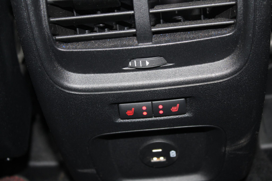 Ford Kuga 2.5 PHEV ST-Line X | Wegklapbare trekhaak | Adaptive cruise control | Winter Pack | Dodehoeksensoren | Head up Display | B&O Sound