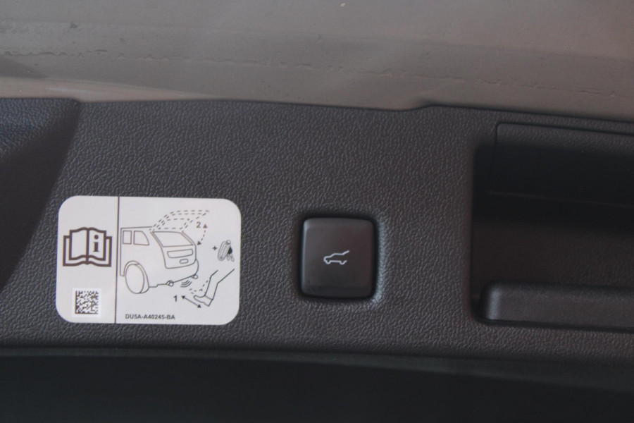 Ford Kuga 2.5 PHEV ST-Line X | Wegklapbare trekhaak | Adaptive cruise control | Winter Pack | Dodehoeksensoren | Head up Display | B&O Sound