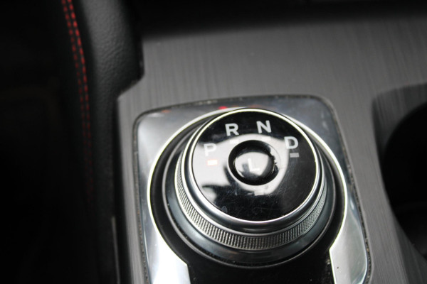 Ford Kuga 2.5 PHEV ST-Line X | Wegklapbare trekhaak | Adaptive cruise control | Winter Pack | Dodehoeksensoren | Head up Display | B&O Sound