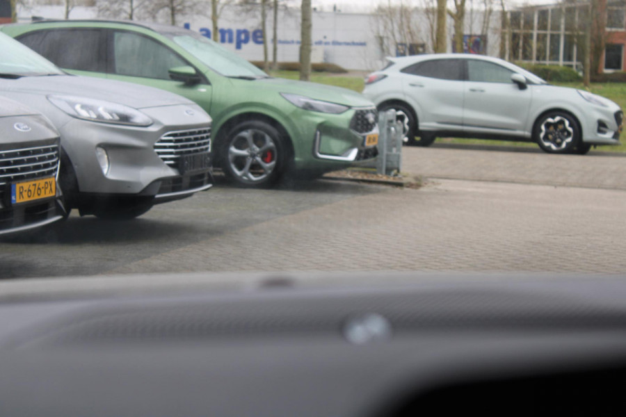Ford Kuga 2.5 PHEV ST-Line X | Wegklapbare trekhaak | Adaptive cruise control | Winter Pack | Dodehoeksensoren | Head up Display | B&O Sound